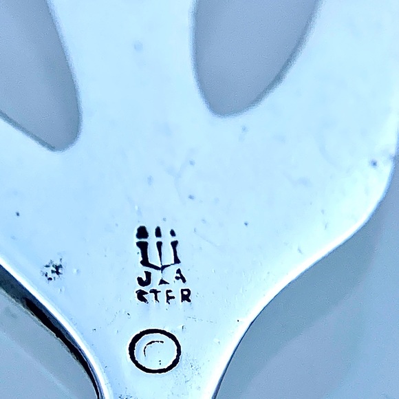 James Avery RETIRED Sterling DOVE OF PEACE Pendant - Picture 3 of 3